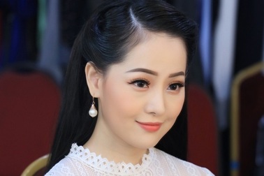 Chuyện cô gái sống khép kín trở thành người dẫn chương trình ăn khách