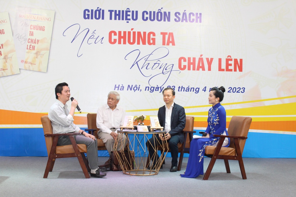 Ra mắt cuốn sách Nếu chúng ta không cháy lên - 1 Ra mắt cuốn sách Nếu chúng ta không cháy lên - 1