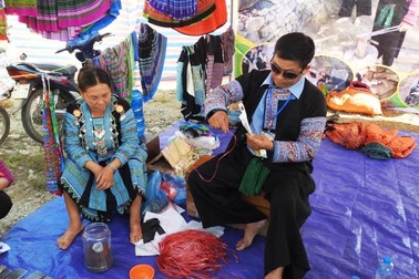 Đến Hòa Bình tham gia phiên chợ vùng cao