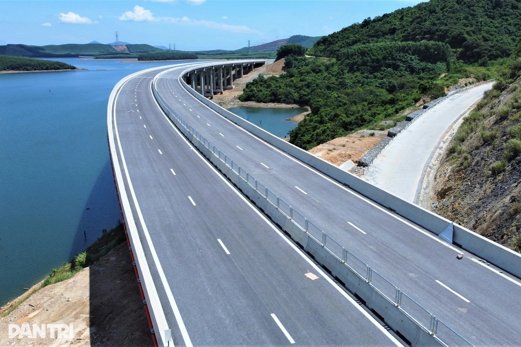 Thông tuyến cao tốc Hà Nội - Đà Nẵng từ 8h ngày 28/8 - 1 Thông tuyến cao tốc Hà Nội - Đà Nẵng từ 8h ngày 28/8 - 1