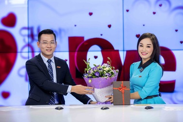 Minh Hương tặng quà Valentine cho cả chồng và bạn trai