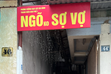 "Ngõ không sợ vợ" gây sốt mạng ở Hà Nội