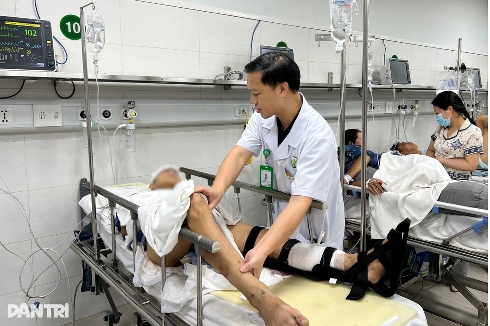 Mơ màng tỉnh dậy sau cú lật xe: “Nếu không kêu cứu, tôi nghĩ mình sẽ chết” - 4 Mơ màng tỉnh dậy sau cú lật xe: “Nếu không kêu cứu, tôi nghĩ mình sẽ chết” - 4
