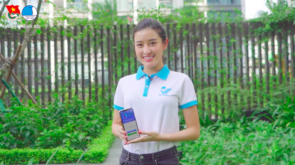 Á hậu Huyền My, tuyển thủ Đình Trọng, Duy Mạnh kêu gọi cài đặt Bluezone - 2 Á hậu Huyền My, tuyển thủ Đình Trọng, Duy Mạnh kêu gọi cài đặt Bluezone - 2