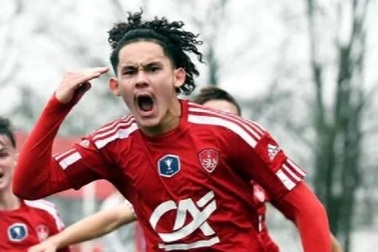 Báo Thái Lan tiết lộ 4 cầu thủ Việt kiều sẽ được HLV Kim Sang Sik triệu tập