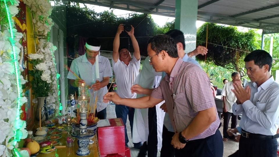 Đôi trẻ ra đi khi tình yêu chớm nở, cha khóc nghẹn không được chết thay con - 2 Đôi trẻ ra đi khi tình yêu chớm nở, cha khóc nghẹn không được chết thay con - 2