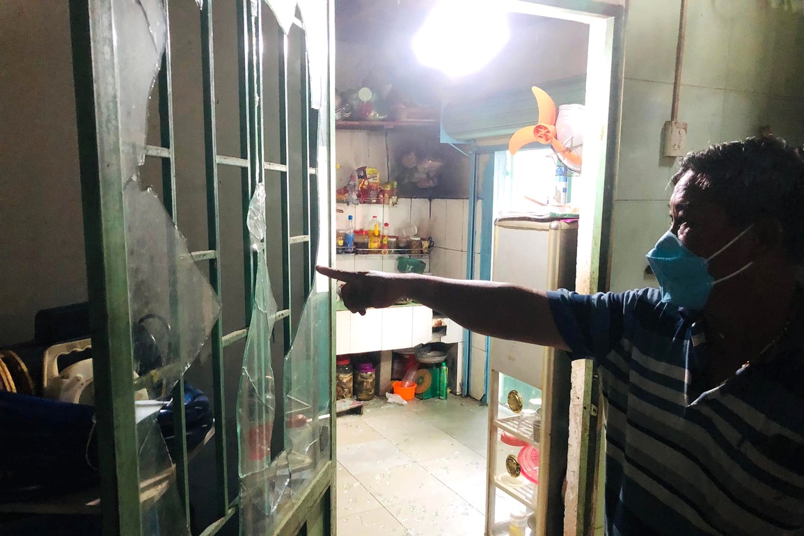 Người đàn ông bị kề mã tấu vào cổ dọa giết chỉ vì nhắc việc nẹt pô xe - 1 Người đàn ông bị kề mã tấu vào cổ dọa giết chỉ vì nhắc việc nẹt pô xe - 1