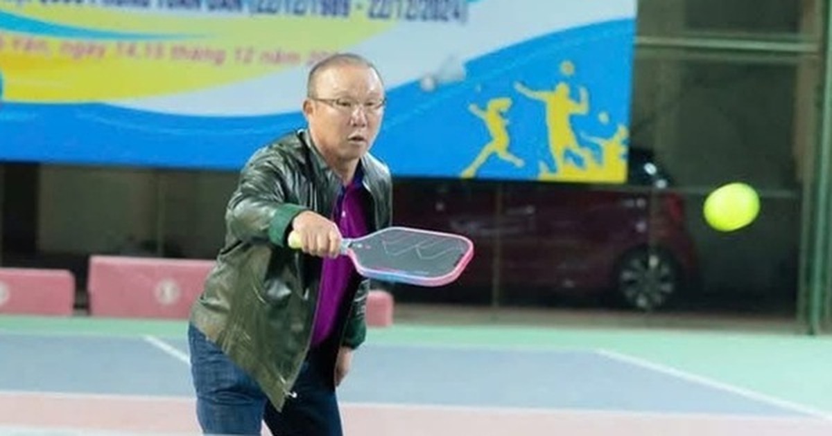 HLV Park Hang Seo gây sốt khi chơi pickleball, được học trò hẹn thi đấu