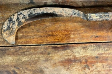 Thanh niên dùng rựa chém người trọng thương vì nghĩ bị nói xấu