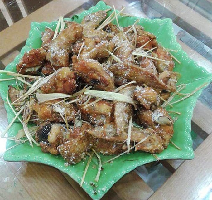 Món gà rang muối (sử dụng bột giả muối ở trên). Ảnh: FB Chulinhchi Ngongo