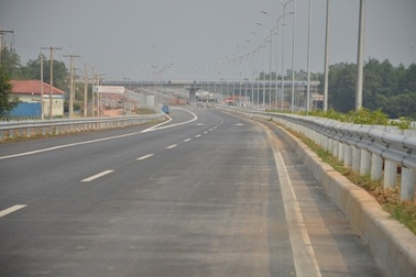 Cận cảnh tuyến cao tốc TPHCM - Long Thành - Dầu Giây