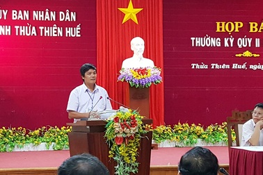 Kiểm điểm, kỷ luật toàn thể UBND xã "cúp làm" đi nghỉ mát