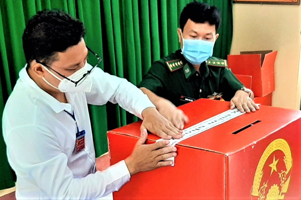 Cử tri đảo Hòn Khoai, Hòn Chuối háo hức đi bầu cử sớm - 8 Cử tri đảo Hòn Khoai, Hòn Chuối háo hức đi bầu cử sớm - 8
