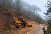 Quốc lộ nối Đà Lạt - Nha Trang tiếp tục sạt lở