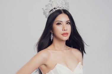 Người đẹp Loan Vương dự thi Mrs International 2018 tại Singapore
