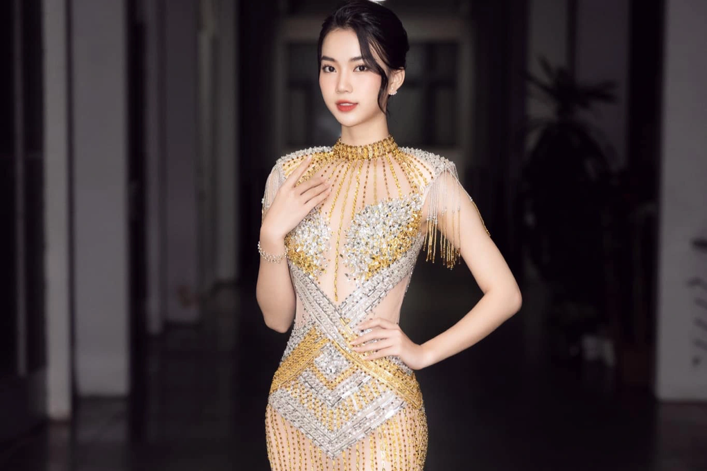 Dàn hoa khôi, á khôi Ngoại thương vừa xinh đẹp vừa đa tài giờ ra sao? - 5 Dàn hoa khôi, á khôi Ngoại thương vừa xinh đẹp vừa đa tài giờ ra sao? - 5