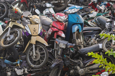 Xe vi phạm giao thông bị tạm giữ xảy ra hư hỏng, giải quyết thế nào?