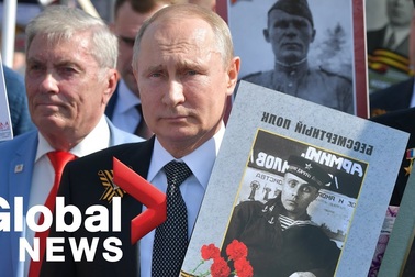 Ông Putin tham gia diễu hành Binh đoàn Bất tử ở Moscow