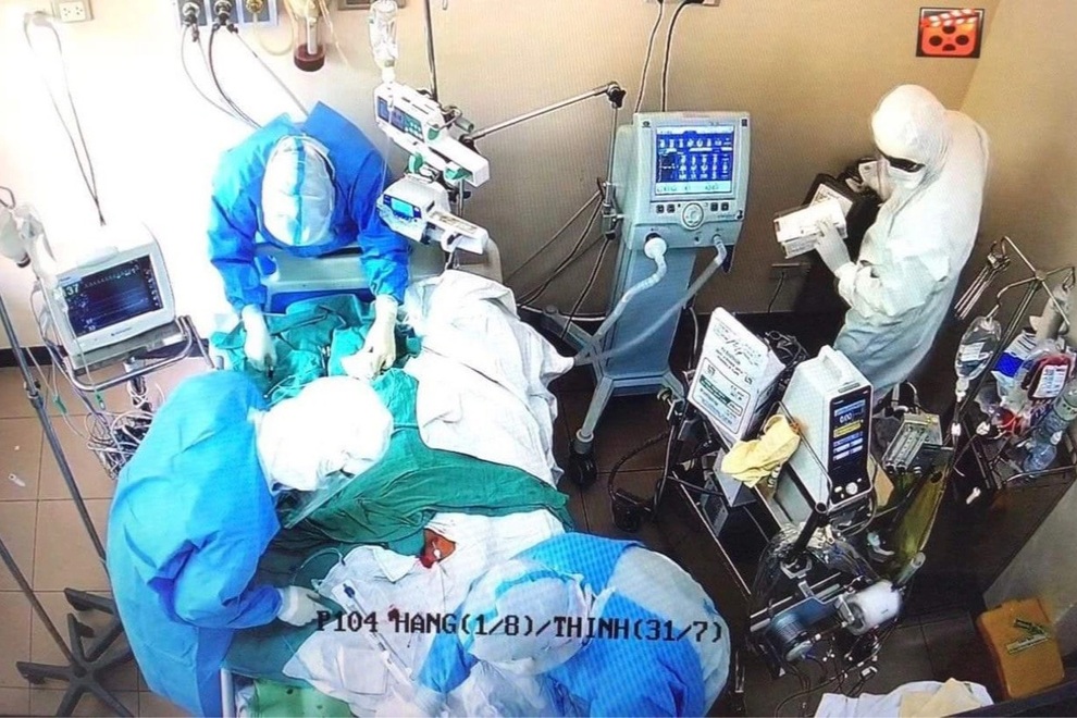 Thừa Thiên Huế: Cứu sống sản phụ mắc Covid-19 nguy kịch, mẹ tròn con vuông - 1 Thừa Thiên Huế: Cứu sống sản phụ mắc Covid-19 nguy kịch, mẹ tròn con vuông - 1
