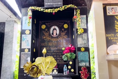 Chùa Nghệ sĩ sau khi thay bảng hiệu "Nghĩa trang Nghệ sĩ" rồi lại gỡ xuống