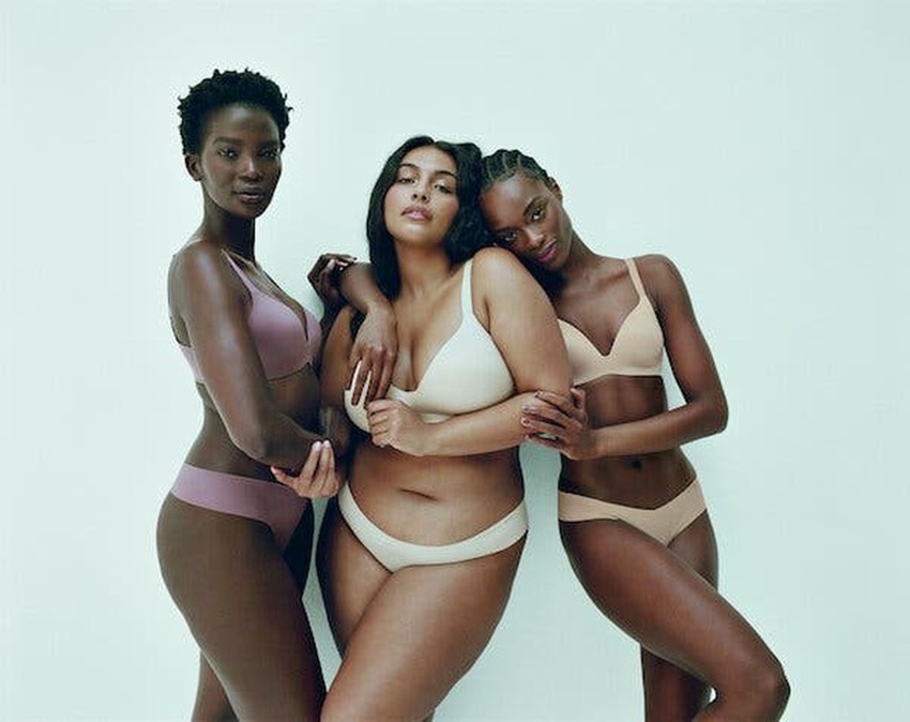 Kim Kardashian siết cân điên cuồng và sự trở lại của xu hướng gầy độc hại - 9 Kim Kardashian siết cân điên cuồng và sự trở lại của xu hướng gầy độc hại - 9