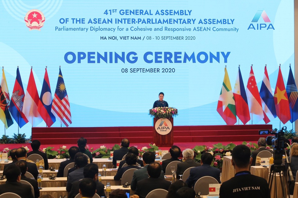 “Nghị viện ASEAN lấy lợi ích của người dân là trung tâm hành động!” - 1 “Nghị viện ASEAN lấy lợi ích của người dân là trung tâm hành động!” - 1