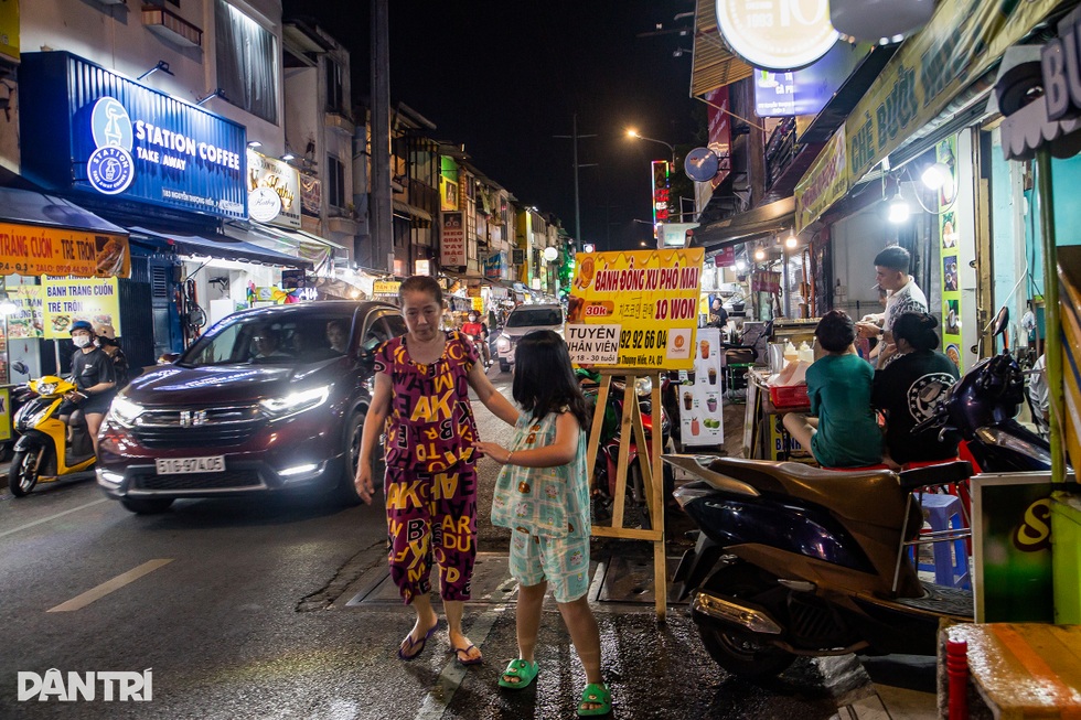 Vì sao phố ẩm thực trung tâm TPHCM vắng khách? - 4 Vì sao phố ẩm thực trung tâm TPHCM vắng khách? - 4