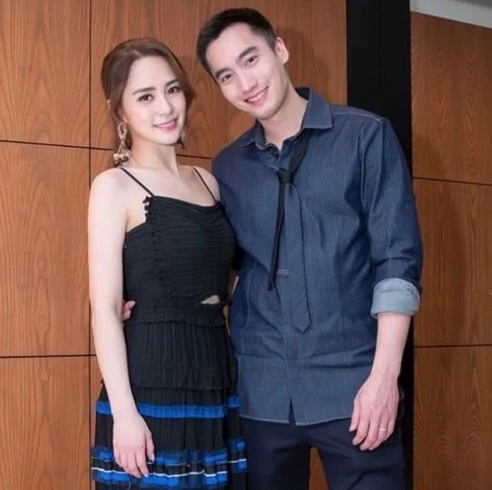 Chung Hân Đồng bất ngờ thông báo ly dị sau 14 tháng kết hôn - 1 Chung Hân Đồng bất ngờ thông báo ly dị sau 14 tháng kết hôn - 1