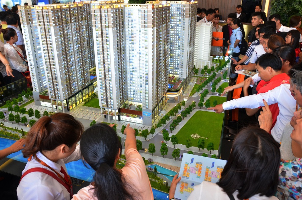Cuối năm vay ngân hàng găm đất chờ giá tăng, nên không? - 1 Cuối năm vay ngân hàng găm đất chờ giá tăng, nên không? - 1