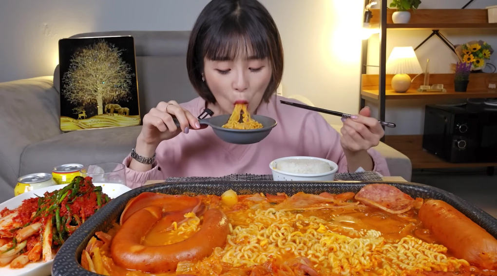 Các ngôi sao ăn thùng uống vại đã chi bao nhiêu tiền cho mỗi bữa? - 1