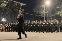 Khối diễu binh vừa nhịp bước vừa hát ca khúc của Sơn Tùng M-TP gây sốt