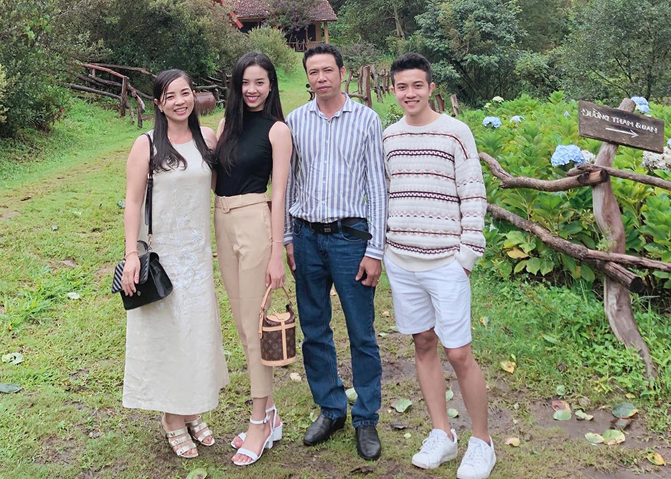 Sao Việt thể hiện tình cảm trong Ngày gia đình - 12 Sao Việt thể hiện tình cảm trong Ngày gia đình - 12
