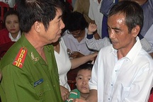 Phê bình HĐXX làm oan ông Huỳnh Văn Nén