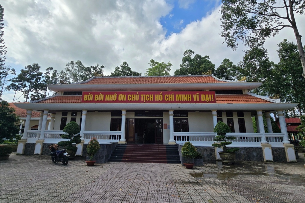 Chuyện ba lần xây đền thờ Bác ở xã giàu truyền thống xứ Hậu Giang - 1 Chuyện ba lần xây đền thờ Bác ở xã giàu truyền thống xứ Hậu Giang - 1