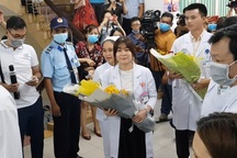 Nữ bác sĩ mang “trái tim rực lửa” cứu mạng người trong dịch bệnh Covid-19