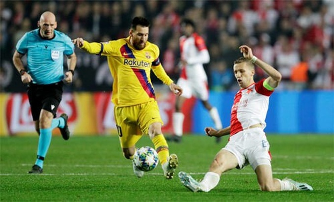 Barca thắng Slavia nhờ bàn phản lưới - Ảnh 1. Barca thắng Slavia nhờ bàn phản lưới - Ảnh 1.