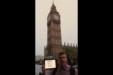 Chàng tây đi 7 nước 4 châu lục để nói "Anh yêu em"