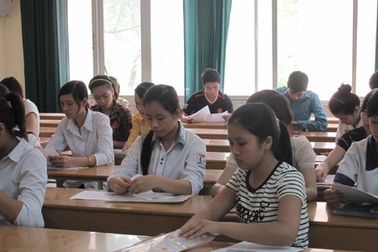 Nghiêm cấm làm bài thi bằng hai thứ mực