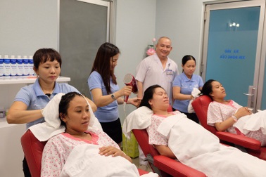 Gội đầu, massage miễn phí trước cuộc “vượt cạn” cho thai phụ