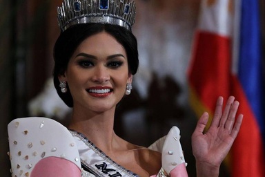 Đương kim Hoa hậu Hoàn vũ diện kiến tổng thống Philippines