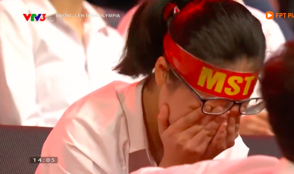 Nhờ câu hỏi cuối cùng, nam sinh Hà Nội chiến thắng cuộc thi tháng Olympia - 2 Nhờ câu hỏi cuối cùng, nam sinh Hà Nội chiến thắng cuộc thi tháng Olympia - 2