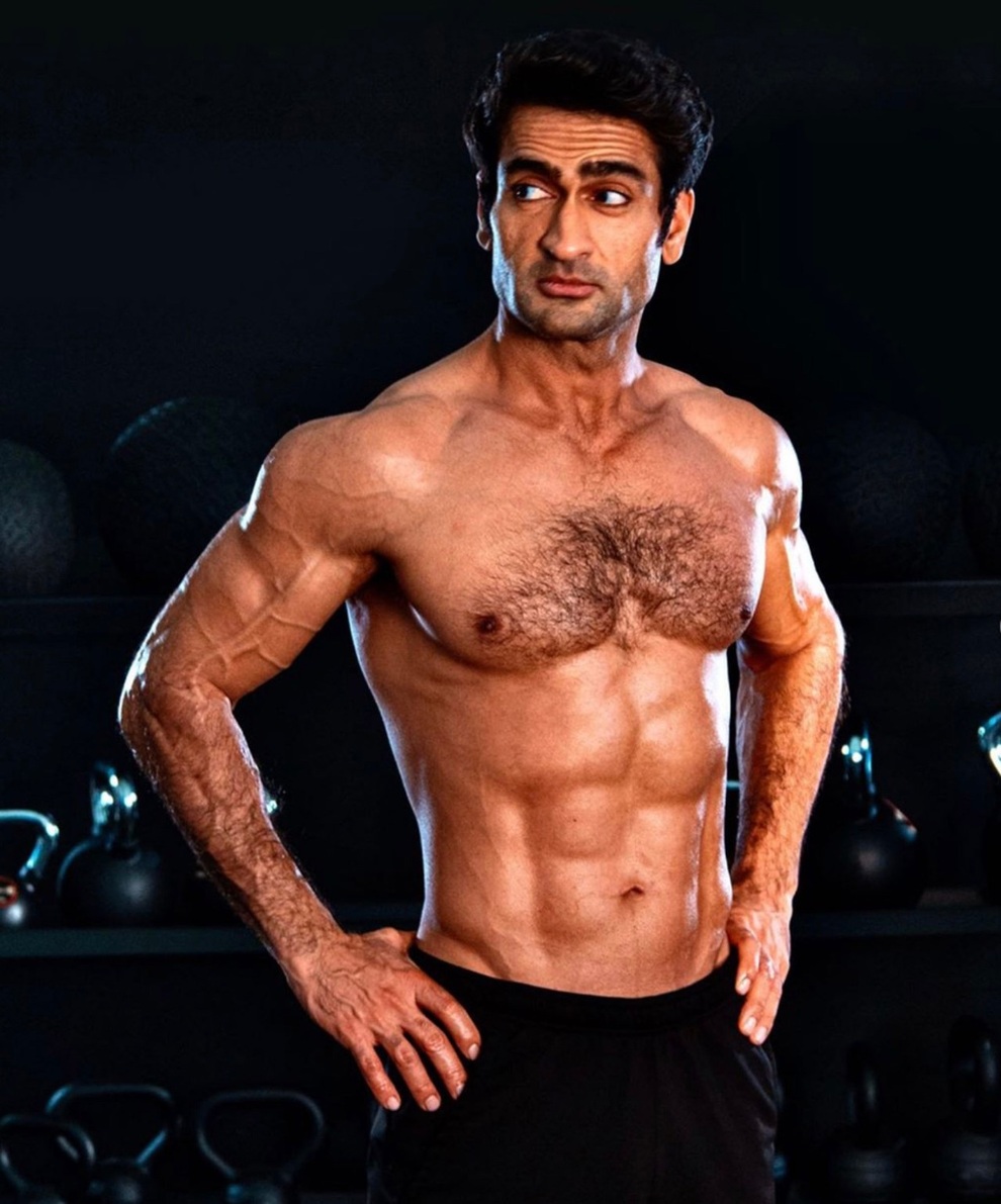 Nam diễn viên gốc Pakistan áp lực vì bỗng nhiên gây sốt bởi một bức hình - 2 Nam diễn viên gốc Pakistan áp lực vì bỗng nhiên gây sốt bởi một bức hình - 2