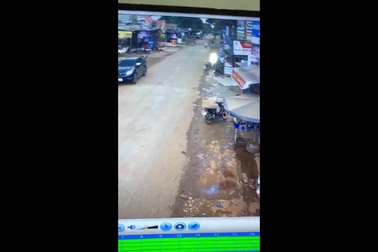 Xe máy chở người đi cấp cứu đâm xe CSGT, nạn nhân tử vong