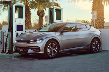 Ngành công nghiệp ô tô điện chuyển dần sang công nghệ điện áp mới