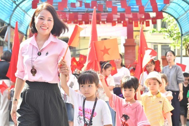 Đầu tư cho tương lai dân tộc