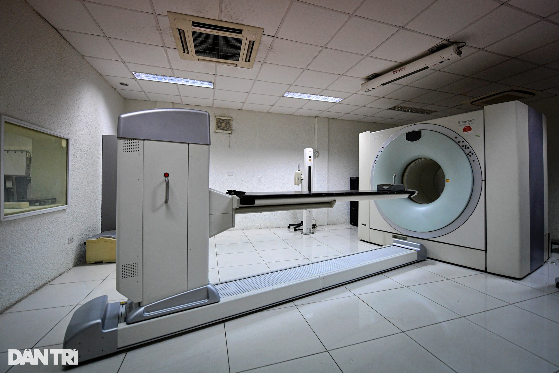 Những thiết bị y tế tiền tỷ nằm đắp chiếu tại Bệnh viện Bạch Mai - 3 Những thiết bị y tế tiền tỷ nằm đắp chiếu tại Bệnh viện Bạch Mai - 3