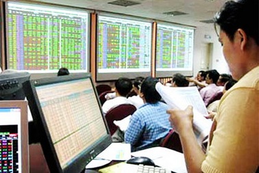 “Ánh sáng le lói dưới đường hầm” chứng khoán