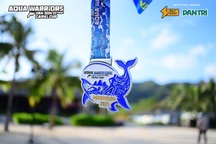 Huy chương và áo finisher tại Aqua Warriors Vân Đồn 2025 - Camel Cup