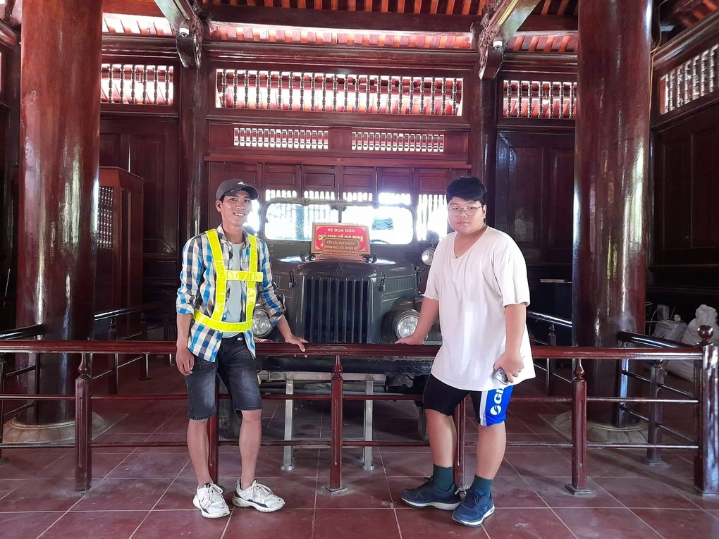 Cậu bé 15 tuổi vượt 800km từ Đà Nẵng ra Hà Nội bằng xe đạp - 8 Cậu bé 15 tuổi vượt 800km từ Đà Nẵng ra Hà Nội bằng xe đạp - 8