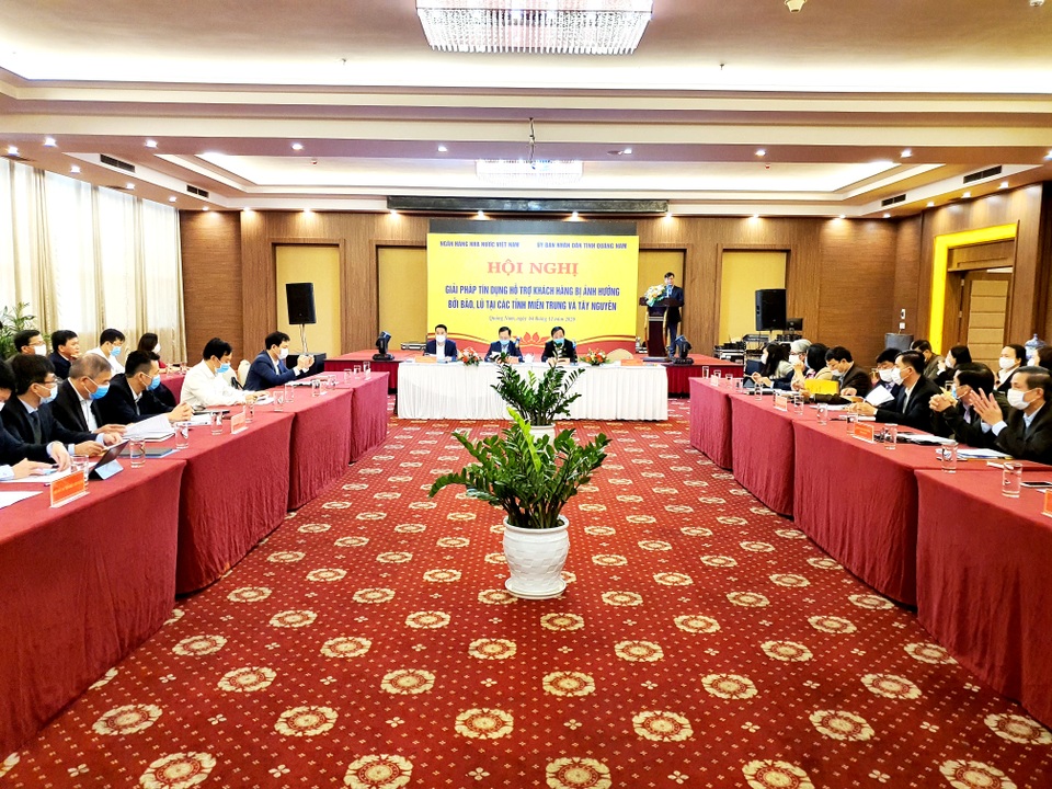 Bàn giải pháp hỗ trợ tín dụng khách hàng bị ảnh hưởng bởi bão, lũ - 1 Bàn giải pháp hỗ trợ tín dụng khách hàng bị ảnh hưởng bởi bão, lũ - 1